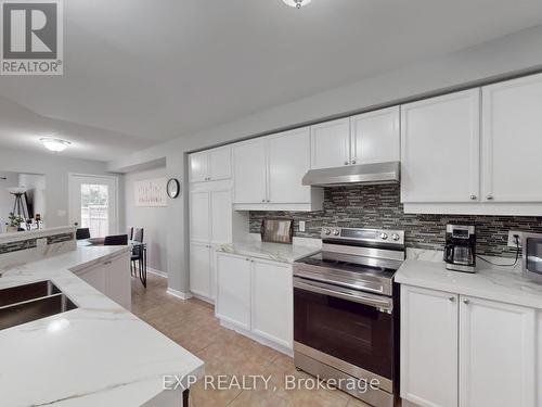3896 Lacman Trail, Mississauga, ON - Indoor Photo Showing Kitchen With Double Sink
