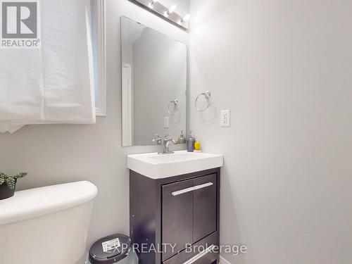 3896 Lacman Trail, Mississauga, ON - Indoor Photo Showing Bathroom