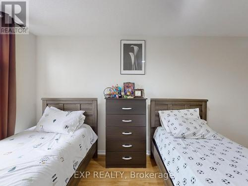 3896 Lacman Trail, Mississauga, ON - Indoor Photo Showing Bedroom