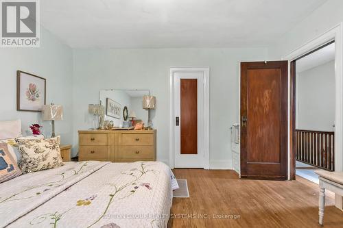 36 Hadley Road, Toronto, ON - Indoor Photo Showing Bedroom