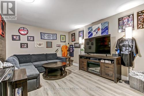 A - 263 Frances Street, Central Elgin, ON - Indoor Photo Showing Living Room