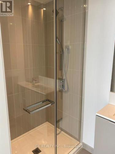 5609 - 3900 Confederation Parkway, Mississauga, ON - Indoor Photo Showing Bathroom