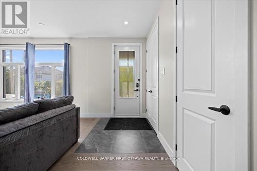 A & B - 25 Pennard Way, Ottawa, ON - Indoor Photo Showing Other Room
