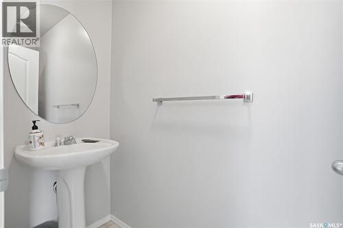 206 663 Beckett Crescent, Saskatoon, SK - Indoor Photo Showing Bathroom