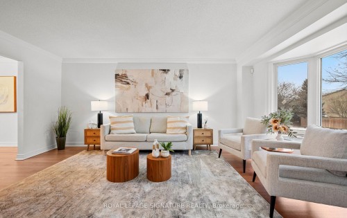 2035 Folkway Drive, Mississauga, ON - Indoor Photo Showing Living Room