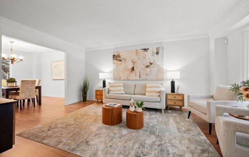 2035 Folkway Drive, Mississauga, ON - Indoor Photo Showing Living Room