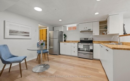 2035 Folkway Drive, Mississauga, ON - Indoor Photo Showing Kitchen With Double Sink