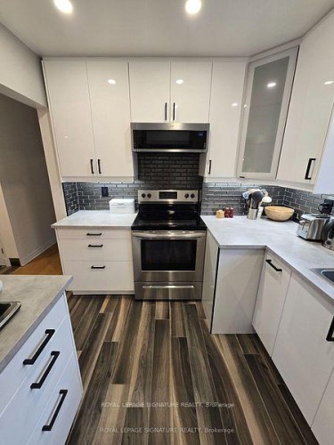 1228 Canvey Crescent, Mississauga, ON - Indoor Photo Showing Kitchen