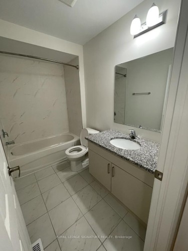 48 Bayardo Drive, Oshawa, ON - Indoor Photo Showing Bathroom