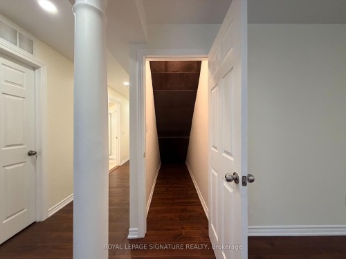 Lower-331 Spruce Grove Crescent, Newmarket, ON - Indoor Photo Showing Other Room