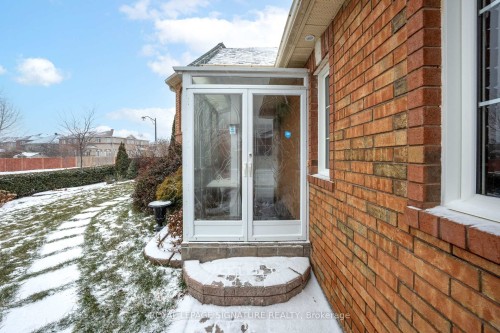687 Twain Avenue, Mississauga, ON - Outdoor With Exterior
