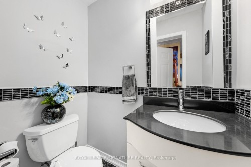 687 Twain Avenue, Mississauga, ON - Indoor Photo Showing Bathroom