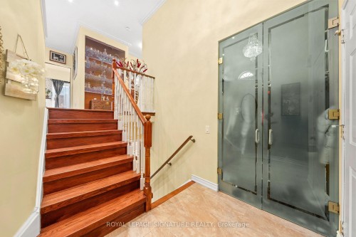 687 Twain Avenue, Mississauga, ON - Indoor