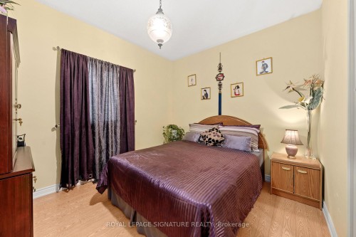 687 Twain Avenue, Mississauga, ON - Indoor Photo Showing Bedroom