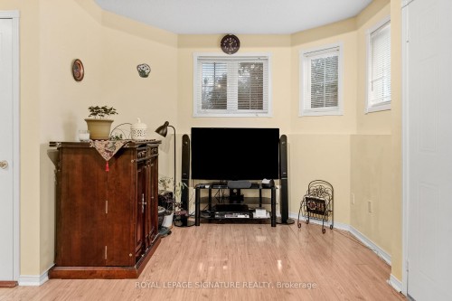 687 Twain Avenue, Mississauga, ON - Indoor Photo Showing Other Room