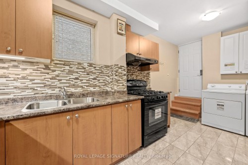 687 Twain Avenue, Mississauga, ON - Indoor Photo Showing Kitchen With Double Sink