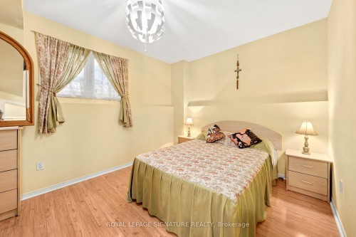 687 Twain Avenue, Mississauga, ON - Indoor Photo Showing Bedroom