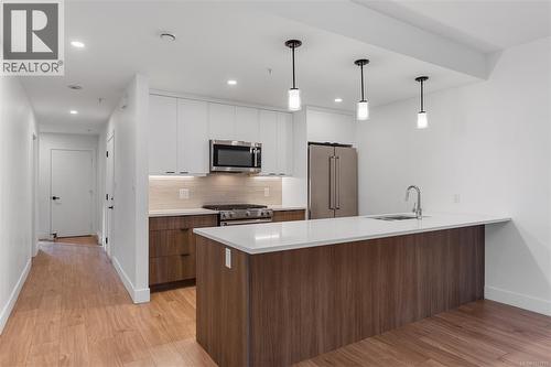 8 2330 Sooke Rd, Colwood, BC - Indoor Photo Showing Kitchen With Upgraded Kitchen