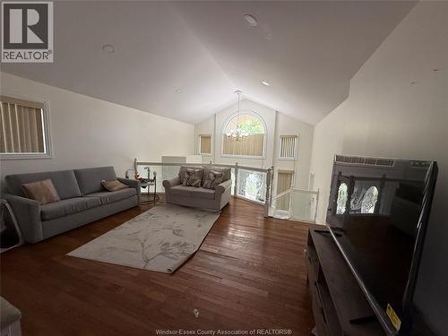 733 Massimo Crescent Unit# Main, Windsor, ON - Indoor Photo Showing Living Room