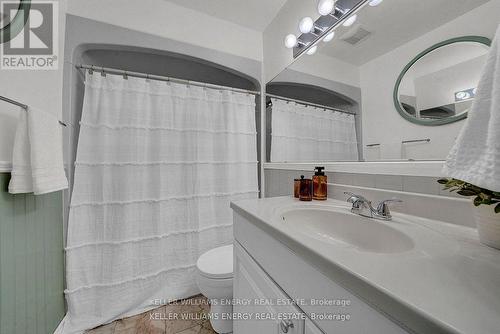 572 Rosmere Street, Oshawa (Mclaughlin), ON - Indoor Photo Showing Bathroom