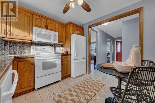 572 Rosmere Street, Oshawa (Mclaughlin), ON - Indoor Photo Showing Kitchen