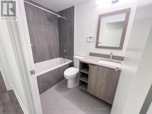 301 - 1007 The Queensway, Toronto, ON - Indoor Photo Showing Bathroom
