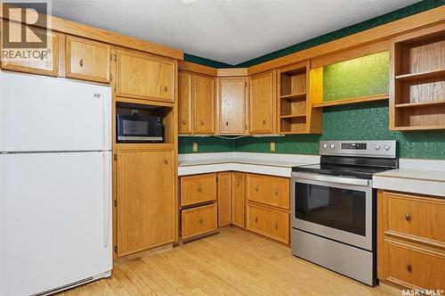 330 Fehr Crescent, Martensville, SK - Indoor Photo Showing Kitchen