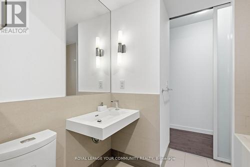705 - 390 Cherry Street, Toronto, ON - Indoor Photo Showing Bathroom