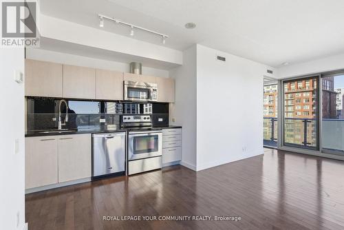 705 - 390 Cherry Street, Toronto, ON - Indoor Photo Showing Kitchen