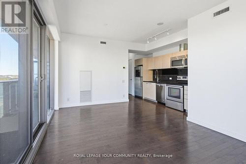 705 - 390 Cherry Street, Toronto, ON - Indoor Photo Showing Kitchen