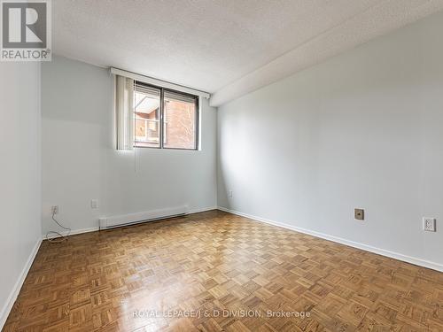 109/209 - 30 Glen Elm Avenue, Toronto, ON - Indoor Photo Showing Other Room