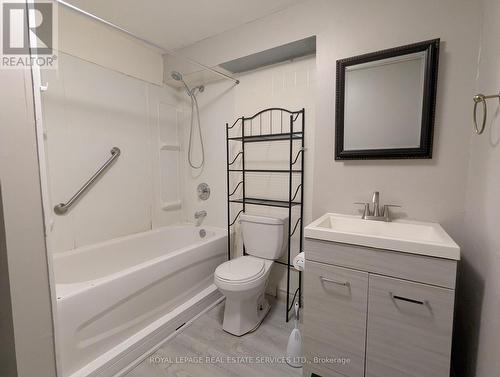 Bsmt - 6053 Leeside Crescent, Mississauga, ON - Indoor Photo Showing Bathroom