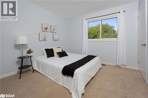 12826 Silvercreek Drive, Halton Hills, ON - Indoor Photo Showing Bedroom