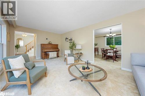 12826 Silvercreek Drive, Halton Hills, ON - Indoor Photo Showing Living Room
