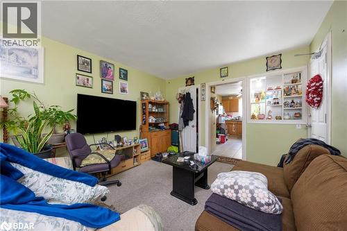 94 Sixth Avenue, Brantford, ON - Indoor Photo Showing Living Room
