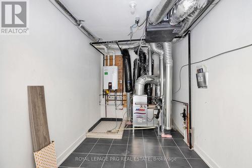 9 - 12860 Yonge Street, Richmond Hill, ON - Indoor