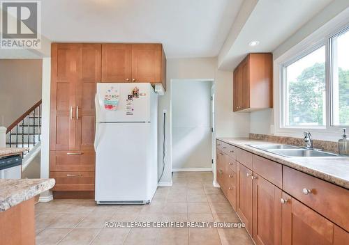605 Big Bay Point Road, Barrie, ON - Indoor Photo Showing Kitchen With Double Sink