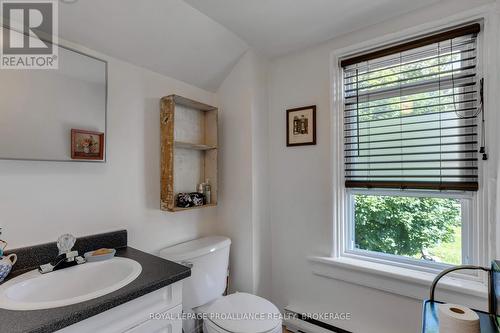 430 King Street W, Gananoque, ON - Indoor Photo Showing Bathroom