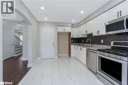 843 S Thompson Road S, Milton, ON - Indoor Photo Showing Kitchen