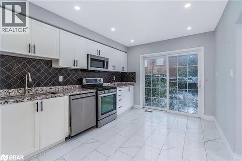 843 S Thompson Road S, Milton, ON - Indoor Photo Showing Kitchen