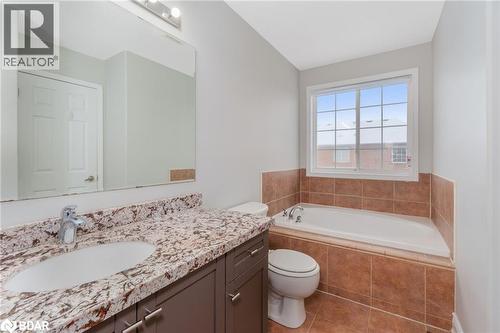 843 S Thompson Road S, Milton, ON - Indoor Photo Showing Bathroom
