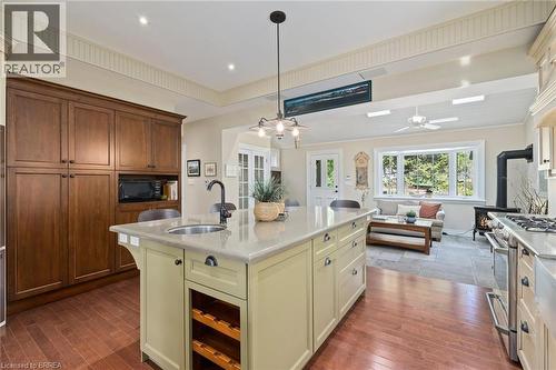 10319 15 Side Road, Halton Hills, ON - Indoor Photo Showing Kitchen