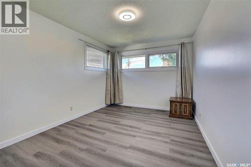901 17Th Avenue E, Regina, SK - Indoor Photo Showing Other Room