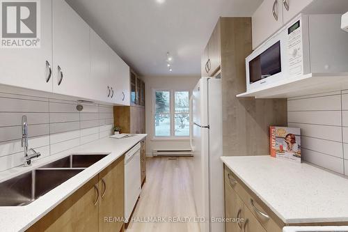 50 Gordon Way, Markham, ON - Indoor Photo Showing Kitchen With Double Sink