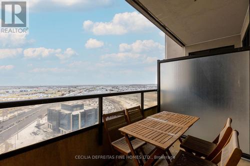 1616 - 9225 Jane Street, Vaughan, ON - Outdoor With View