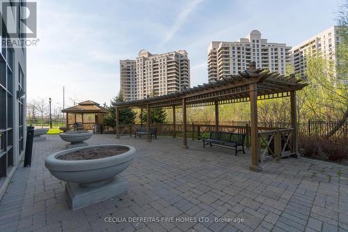 1616 - 9225 Jane Street, Vaughan, ON - Outdoor