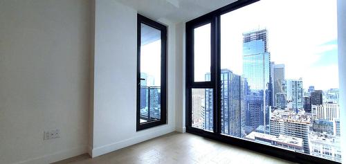 Salon - 3317-1210 Rue Jeanne-Mance, Montréal (Ville-Marie), QC - Indoor Photo Showing Other Room