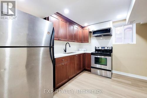 Bsmnt - 14 White Road, Brampton, ON - Indoor Photo Showing Kitchen