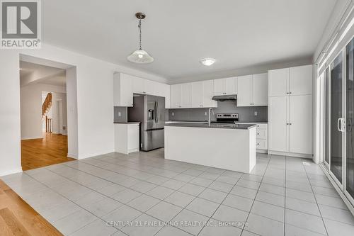 37 Petch Avenue, Caledon, ON - Indoor Photo Showing Kitchen