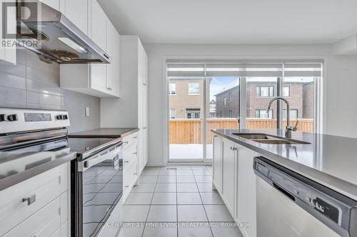 37 Petch Avenue, Caledon, ON - Indoor Photo Showing Kitchen With Double Sink With Upgraded Kitchen